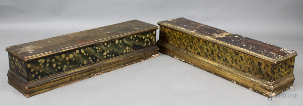 Due basi in legno dorato e dipinto a finto marmo, cm. 15,5x67x17, (difetti).