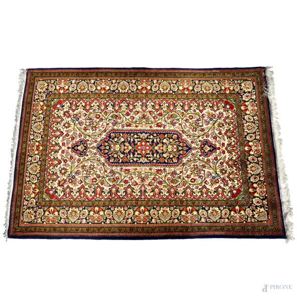 Tappeto, cm 110x169, (segni di usura)