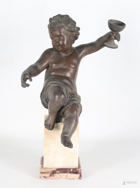 Putto con calice, XIX-XX secolo, scultura in bronzo su base in marmo, altezza scultura cm 35; altezza con base cm 43