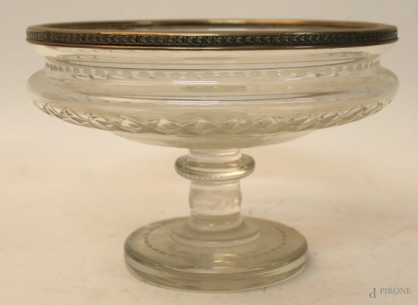 Alzatina in cristallo molata, con bordo in argento, H 15,5 cm.