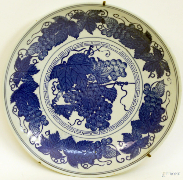 Piatto da muro in porcellana blu, diametro 30 cm.