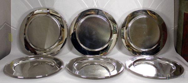 Lotto composto da dodici piatti in metallo argentato, marcata Calegaro, diam. 30 cm.