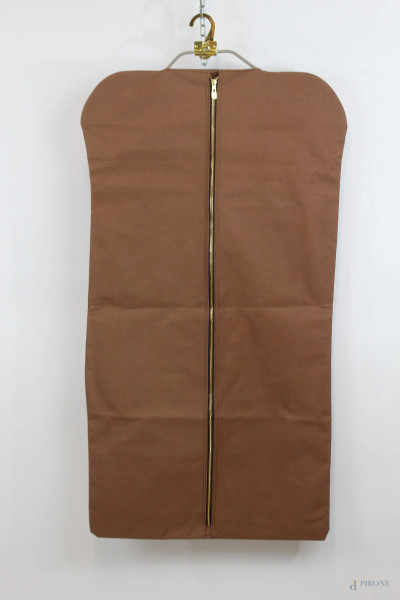 Louis Vuitton, porta abiti marrone in tela, cm 95x50, (segni di utilizzo).