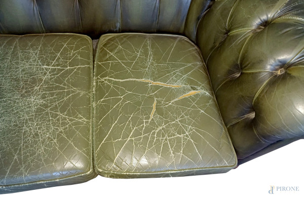 Divano verde, stile chester, cm 186x68x84