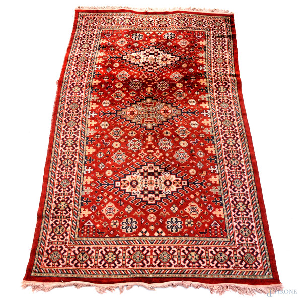 Tappeto, cm 282x159, (segni di usura)
