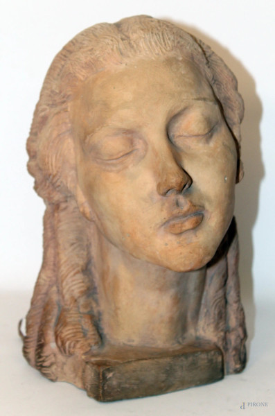 Testa di ragazza, scultura in terracotta, h. cm 32.
