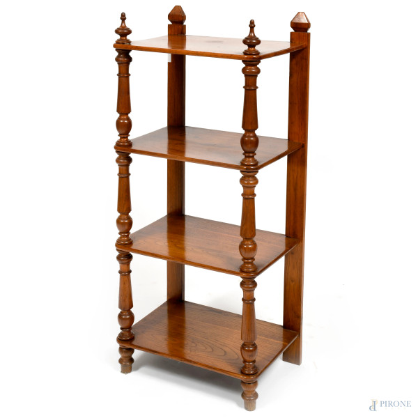 Etagere in rovere a quattro ripiani con fusti anteriori torniti, XX secolo, cm 117x51,5x35  (segni di usura, scalfiture)