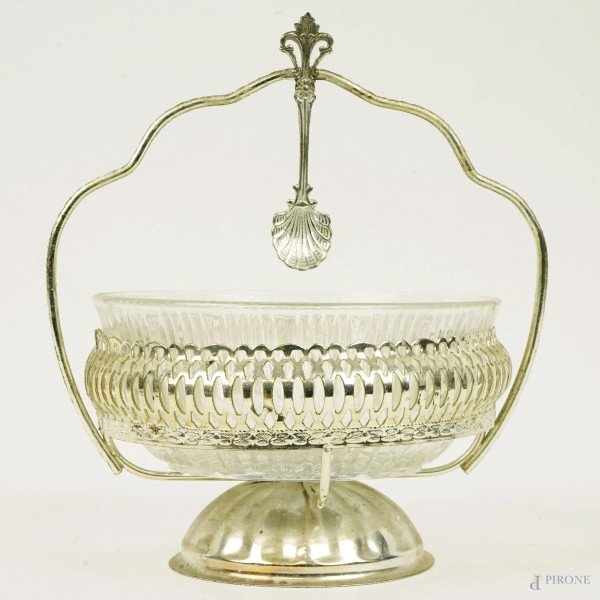 Zuccheriera in metallo argentato e traforato con vaschetta in vetro e cucchiaino di accompagno, cm h 15, XX secolo, (segni del tempo).