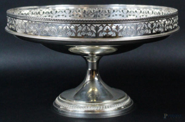 Alzata tonda in argento, bordo a ringhierina traforata, altezza cm 13 , diametro cm 23, gr. 390