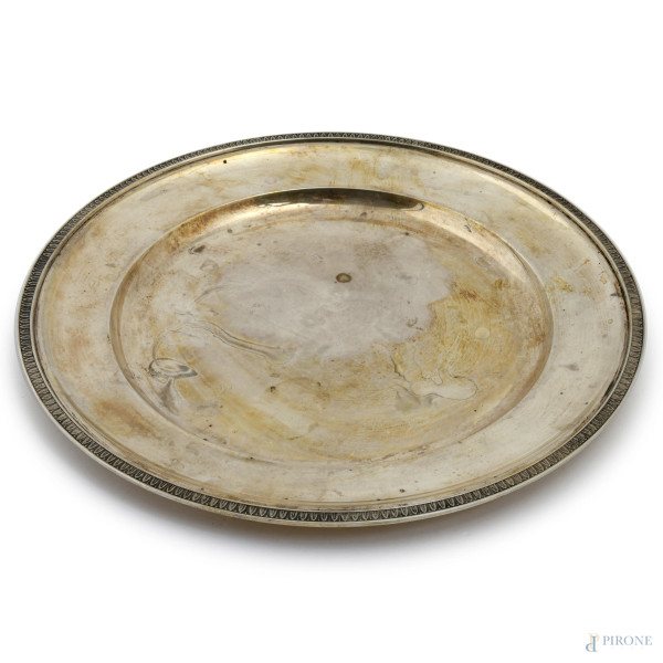 Piatto in argento 800/000, diametro cm 33,5, peso gr 585
