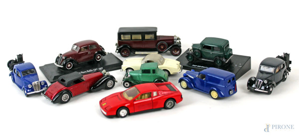 Lotto di dieci modellini di automobili, misure max cm 5,5x6x12,5, XX secolo, (difetti).
