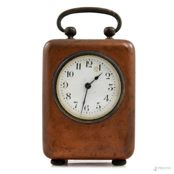 Orologio da carrozza in metallo, XX secolo, altezza cm 8, (segni di usura, difetti, da revisionare)