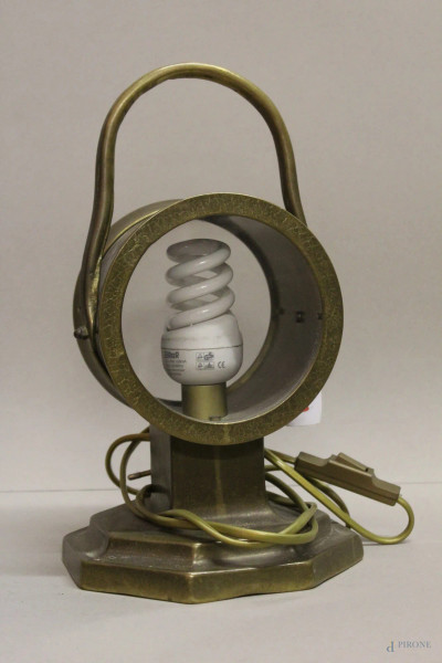 Antico lume da marina in ottone h. 30 cm.