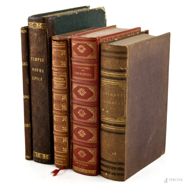 Lotto di 5 libri di argomento vario, XVIII-XIX secolo, (segni di usura, rotture, strappi, mancanze, difetti)