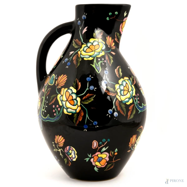 Produzione Lenci, Brocca dipinta a fondo nero con decorazioni floreali, cm 44x26, (difetti)