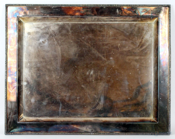 Vassoio di linea rettangolare in silverplate, cm 50,5x40,5, (difetto)
