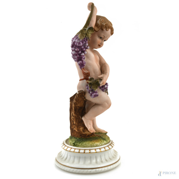 Lotto di statuine in porcellana e biscuit di varia manifattura, XX secolo, altezza masssima cm 23...