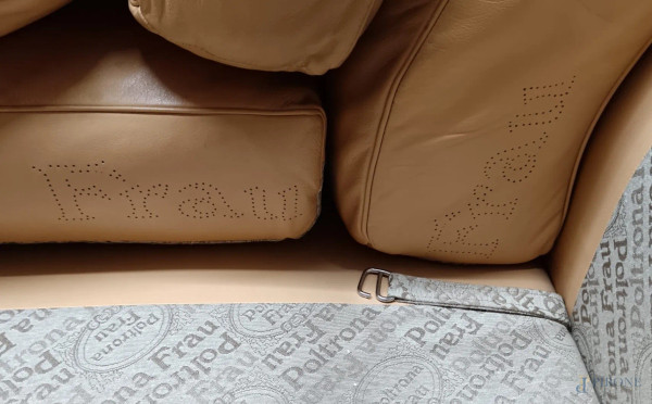 Divano Frau tre posti, cm 75x210x90, (difetti)