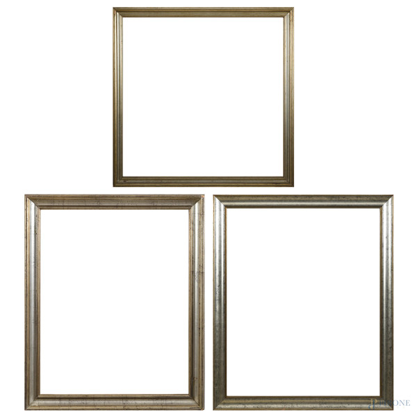 Lotto di 4 cornici in legno, XX secolo, misure massime ingombro cm 106x146,5, luce cm 135, (segni di usura, difetti)