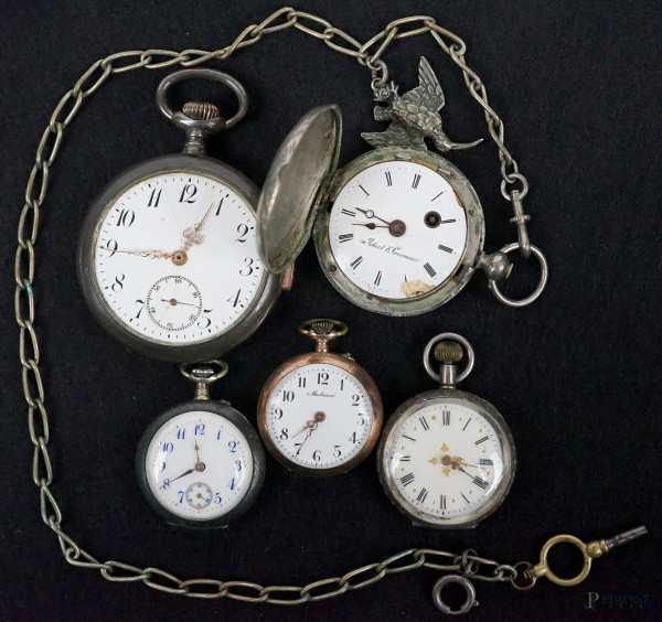 Cinque orologi da tasca in argento, XIX-inizi XX secolo, diametro max cm 5, (meccanismi da revisionare, difetti)