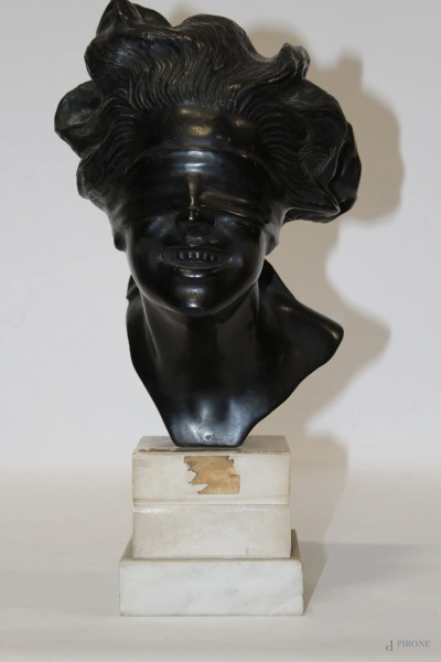 Vincenzo Aurisicchio - Dea bendata, scultura in bronzo, h 39 cm.