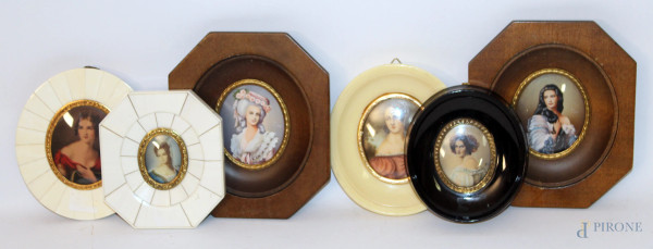Lotto composto da sei miniature a soggetti di ritratti di donne, entro cornici diverse.