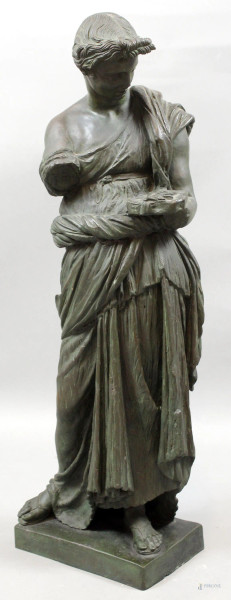 Scultura in bronzo raffigurante la Fanciulla di Anzio, altezza cm 65