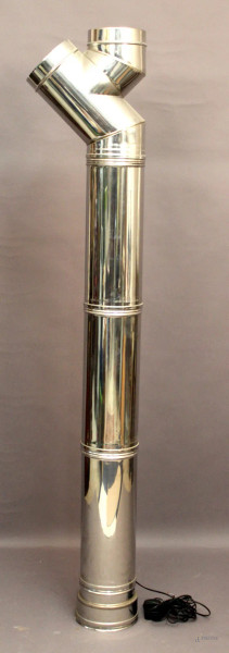 Lampada in alluminio, H 187 cm.