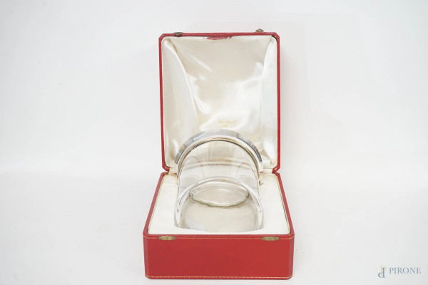Cartier, secchiello porta champagne modello "Trois or", in vetro trasparente con profilo in argento 925, cm h 20, diam. cm 18, marchio sotto la base, entro custodia originale.