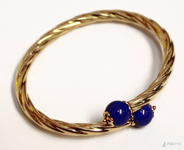 Bracciale rigido in oro 18 kt con lapislazzuli, gr. 17,5.