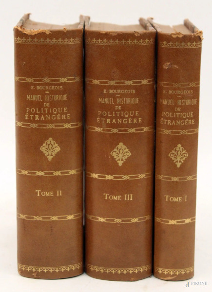 Manuel Historique de Politique Etrangere, Bourgeois, tre volumi, Berlin, 1939.