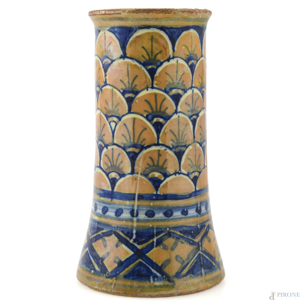 Vasetto portafiori in maiolica decorata a lustro, Manifattura Santarelli Gualdo Tadino, XX secolo, altezza cm 12, (segni di usura, sbeccature, mancanze, cadute di smalto, difetti)