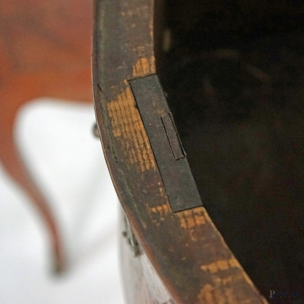 Coppia di comodini, Sicilia, XIX secolo, cm 76x51x24 (difetti minimi)