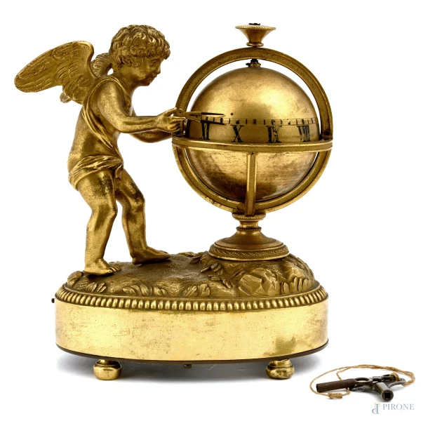 Orologio a foggia di putto e mappamondo in bronzo dorato, cm 14,5x14x8,5, XIX secolo, (da revisionare)