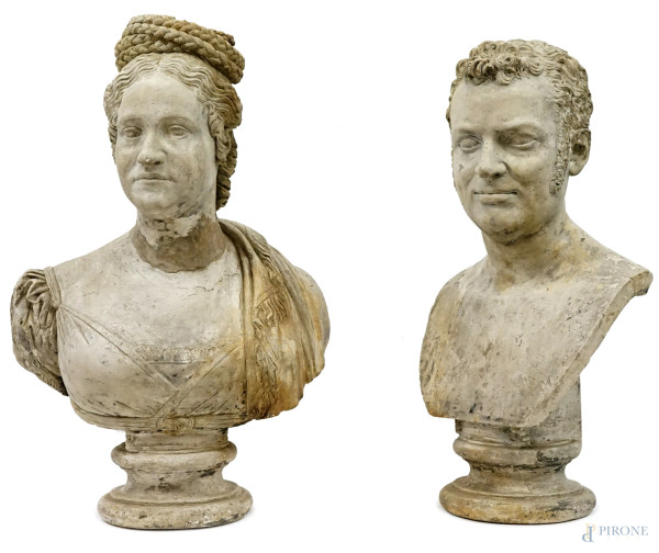 Coppia di busti in gesso raffiguranti nobildonna e gentiluomo, XIX secolo, alt.max cm 67, (difetti e restauri)