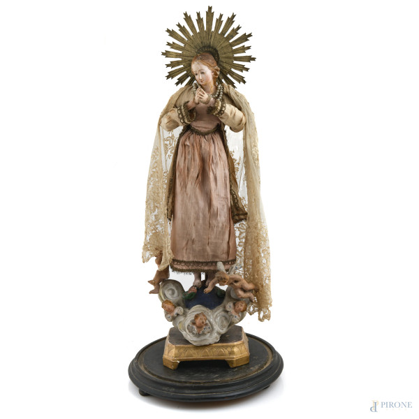 Vergine Maria, XIX secolo, gruppo scultoreo in terracotta e materiali vari, altezza complessiva cm 83, (segni di usura, scalfiture, cadute di colore, rotture, mancanze)