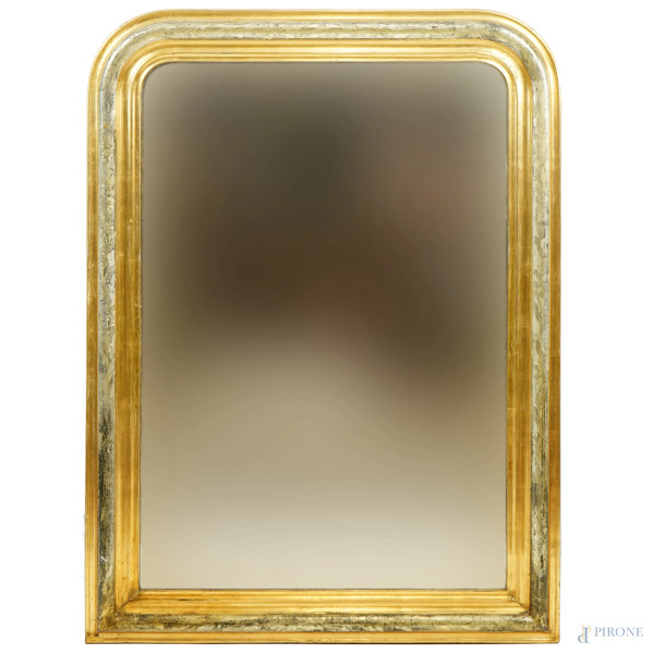 Specchiera di linea sagomata in legno dorato e argentato, Francia, XIX secolo, cm 114,5x83