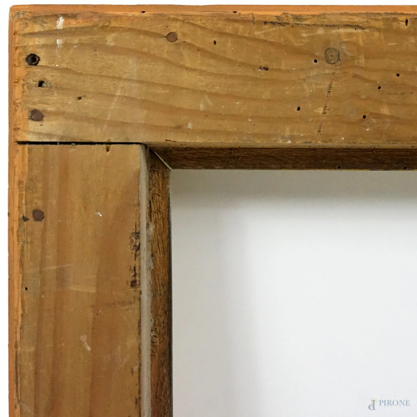 Cornice in legno dorato del Xix secolo, ingombro cm 99x79, battuta cm 81,5x63,5, (difetti)