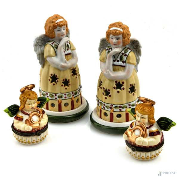 Lotto composto da due portagioie a foggia di angeli musicanti e due portalumini a foggia di angeli in porcellana Villeroy and Boch, XX secolo, altezza massima cm 17, (segni di usura)
