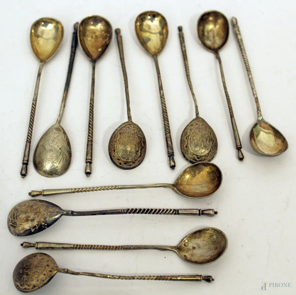 Lotto di dodici cucchiaini in argento