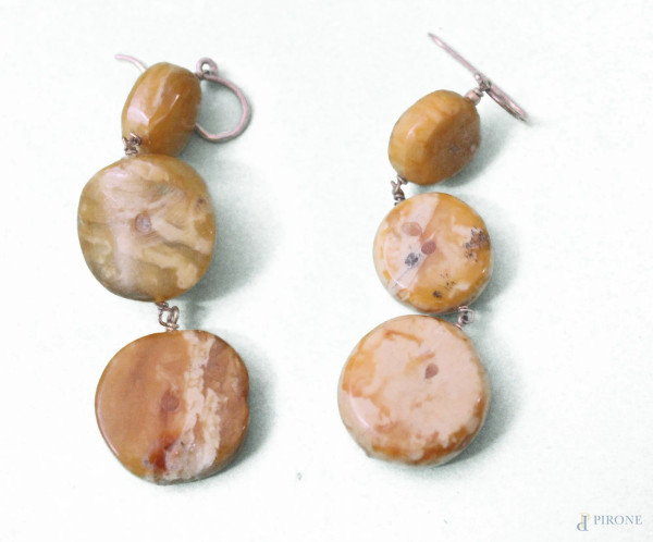 Coppia di orecchini in ambra e oro 18 kt.