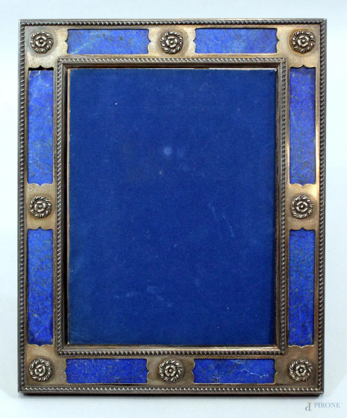 Cornice portafoto in argento con inserti in lapislazzulo, cm. 32x26.