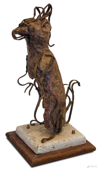 Maestro nordico del Novecento, Animale del bosco, scultura in legno e ferro su base in travertino, altezza cm. 65.