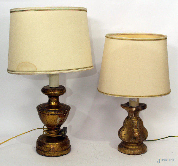 Lotto di due lampade in legno dorato, Inizi XIX sec, h.51 cm