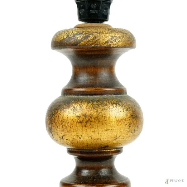 Lampada da tavolo in legno dorato, cm h 33, metà XX secolo, (difetti)