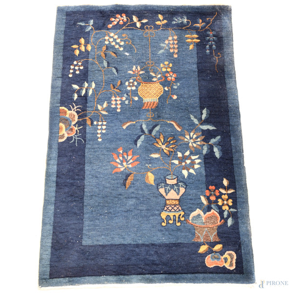 Tappeto, cm 95x152, (segni di usura, difetti)