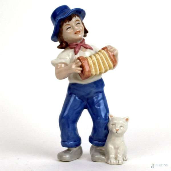 Fanciulla con organetto e gattino, scultura in porcellana policroma, cm h 13,5, marcata Bing&Groendahl.