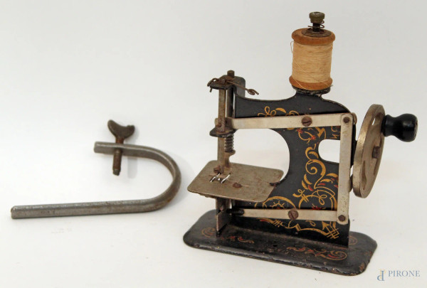 Modellino di macchina per cucire, XIX sec., con custodia originale.