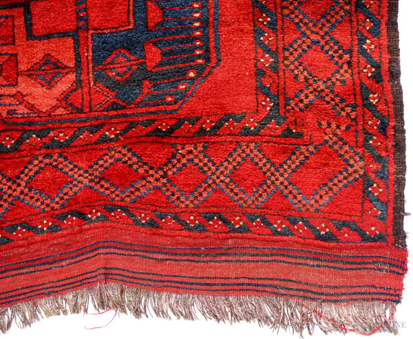 Tappeto persiano, cm 309x259, (difetti, parti consunte)