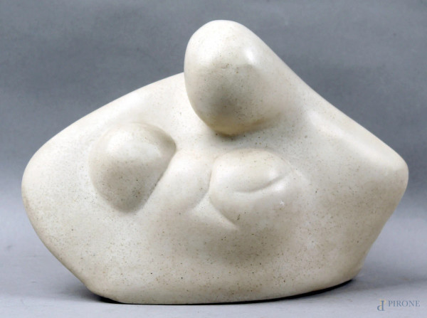 Maternit&#224;, scultura in pietra, manifattura eschimese, firmata, h. 17 cm.